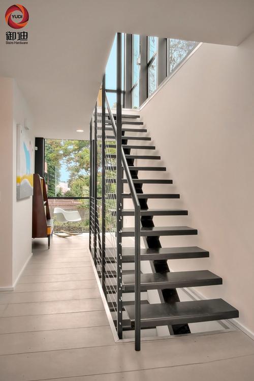定制钢木单跑方管直梁楼梯 室内外学校工厂工程装修安全楼梯梯